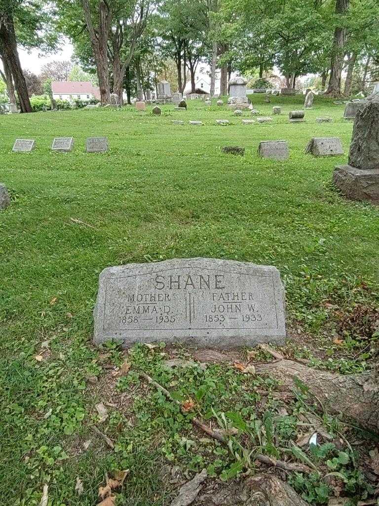 Emma D. Shane's grave. Photo 1