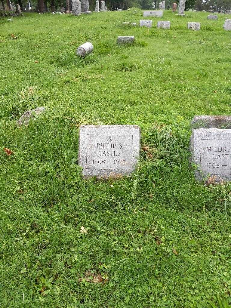 Philip S. Castle's grave. Photo 1