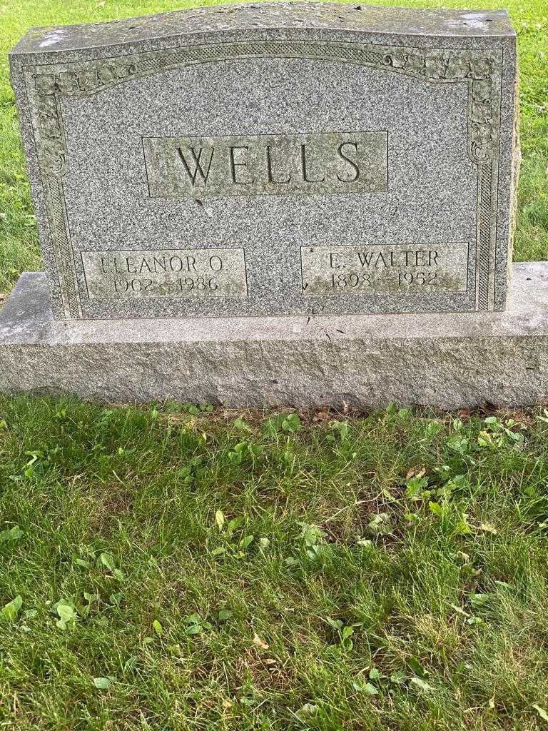 E. Walter Wells's grave. Photo 3