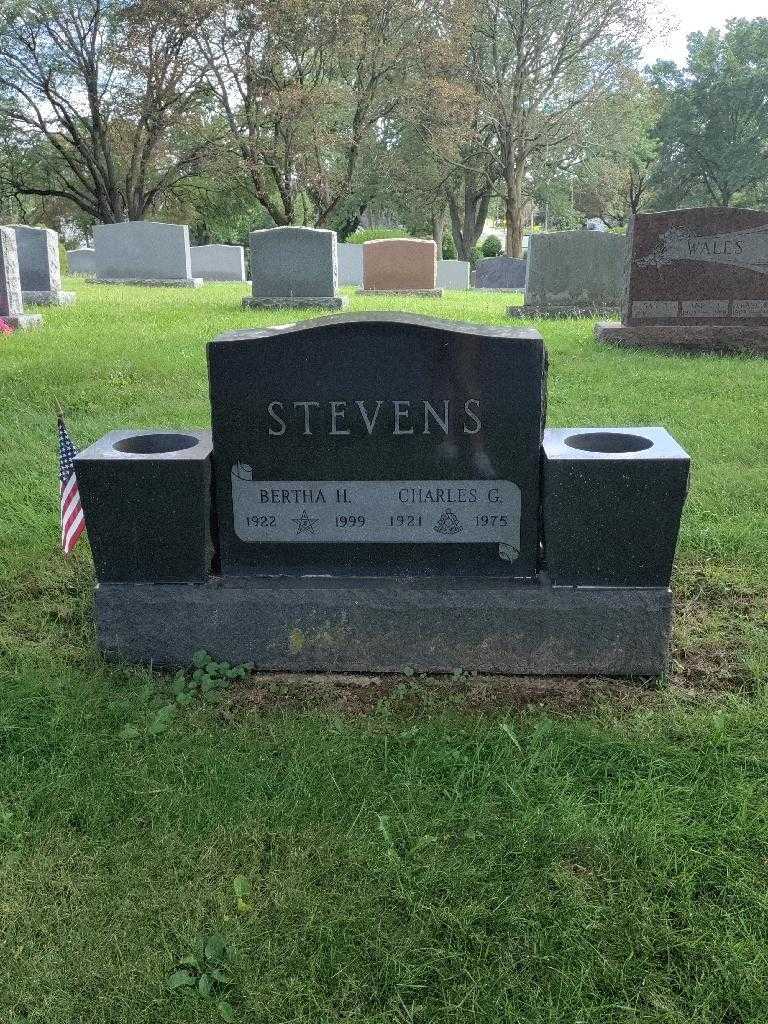 Bertha H. Stevens's grave. Photo 3