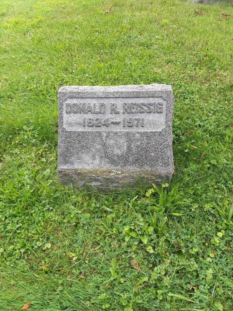 Donald R. Reissig's grave. Photo 2