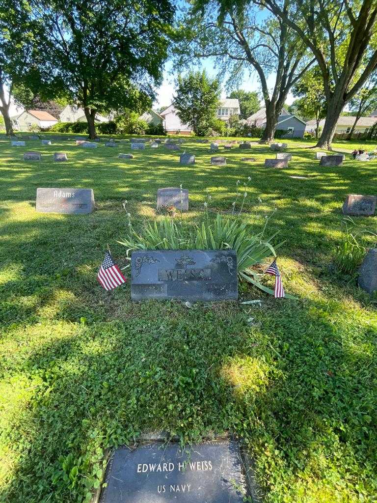 Edward H. Weiss US Navy's grave. Photo 1