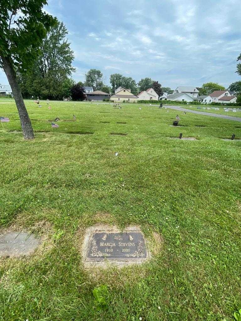 Marcia Stevens's grave. Photo 1