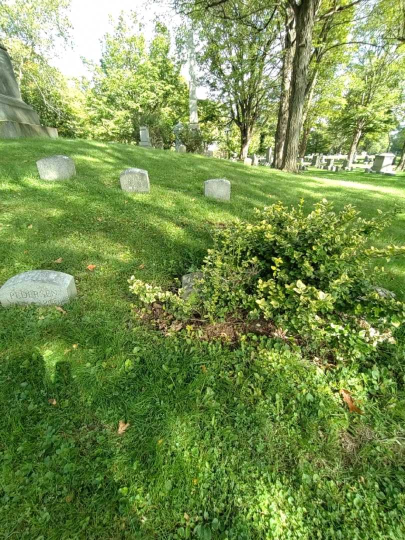 Alice M. Irving's grave. Photo 2