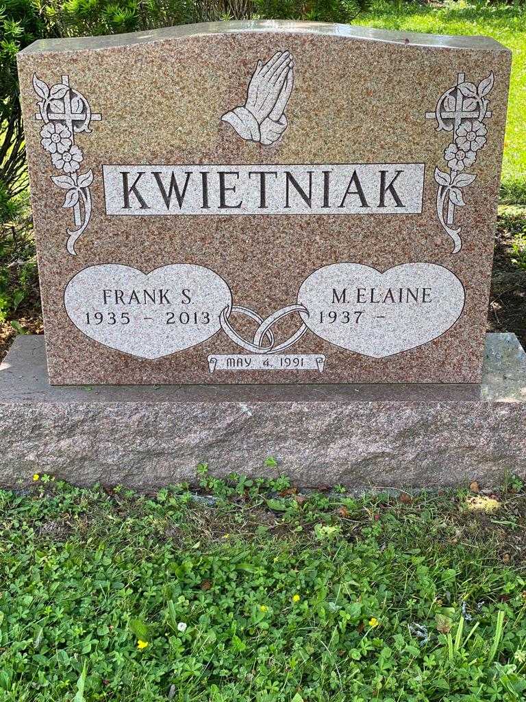 Frank S. Kwietniak's grave. Photo 3