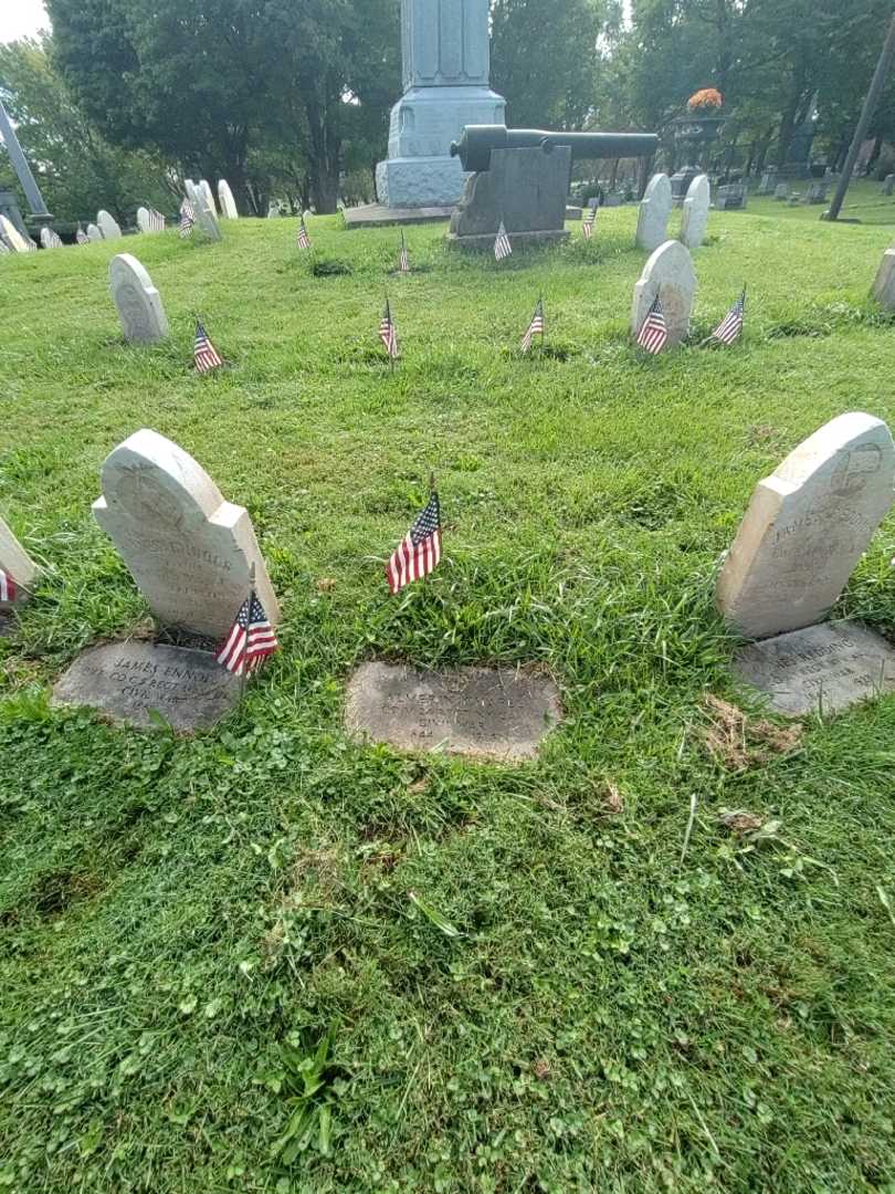 Almerin Chapel's grave. Photo 1