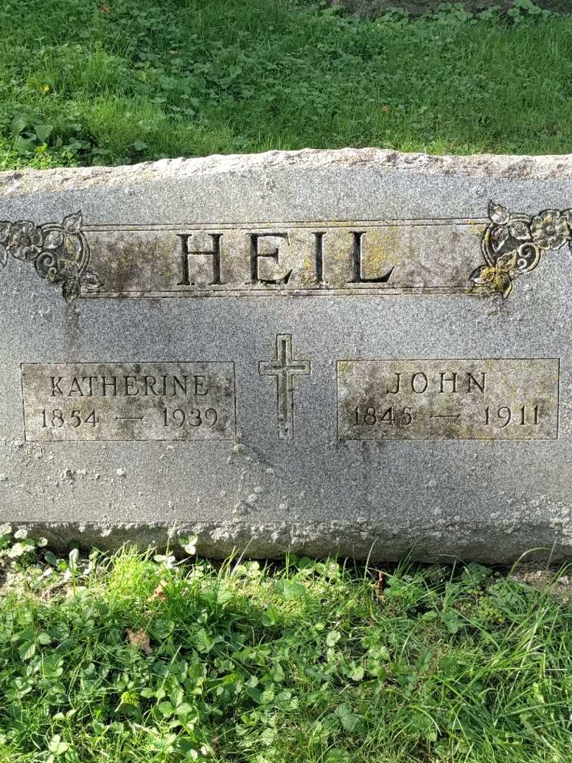 John Heil's grave. Photo 3