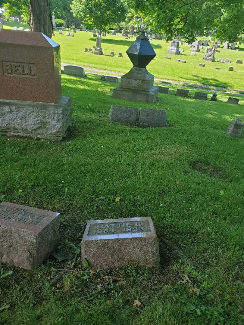 Henrietta C. "Hattie" Bell's grave. Photo 2