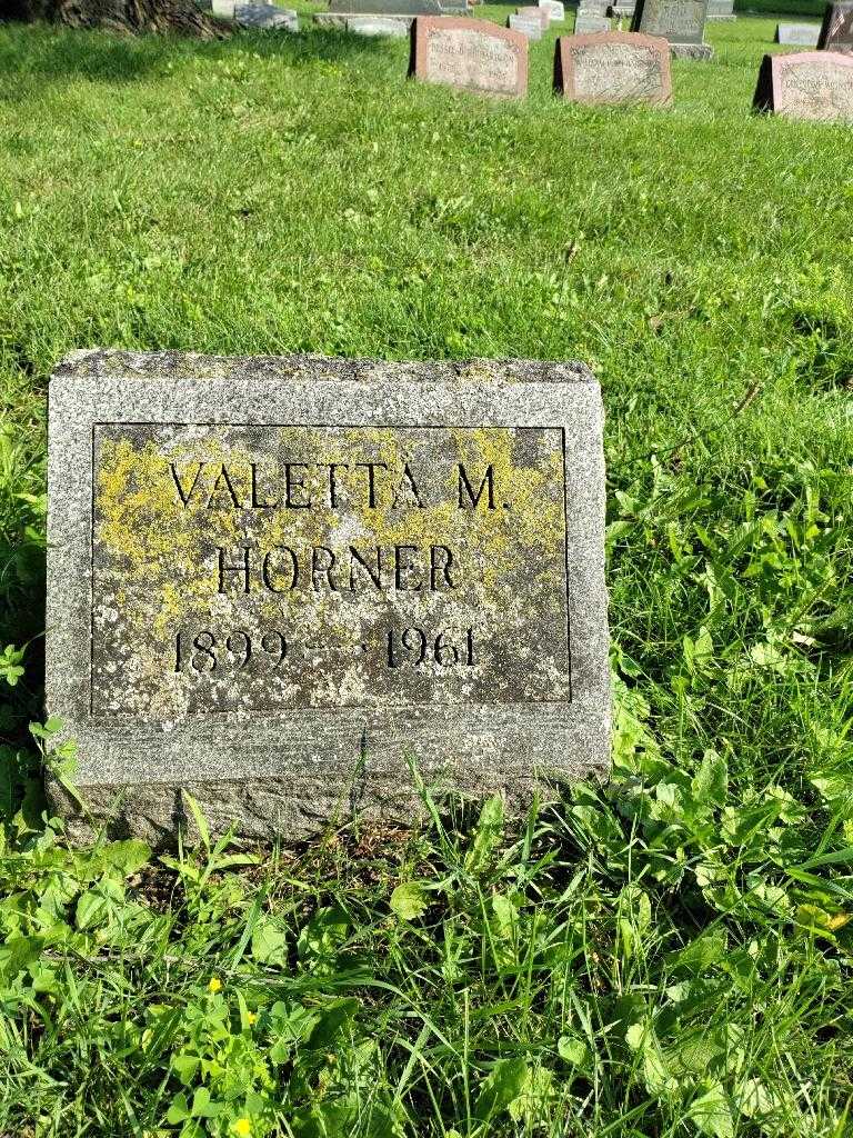 Valetta M. Horner's grave. Photo 1