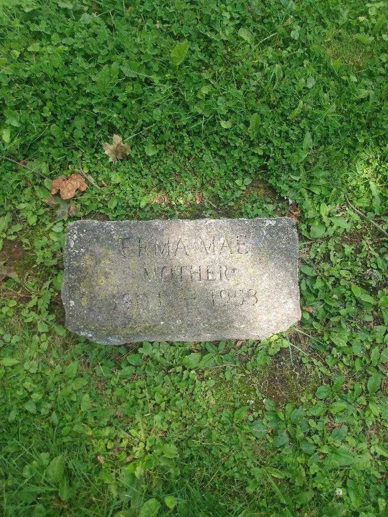 Erma Mae Yalden's grave. Photo 2