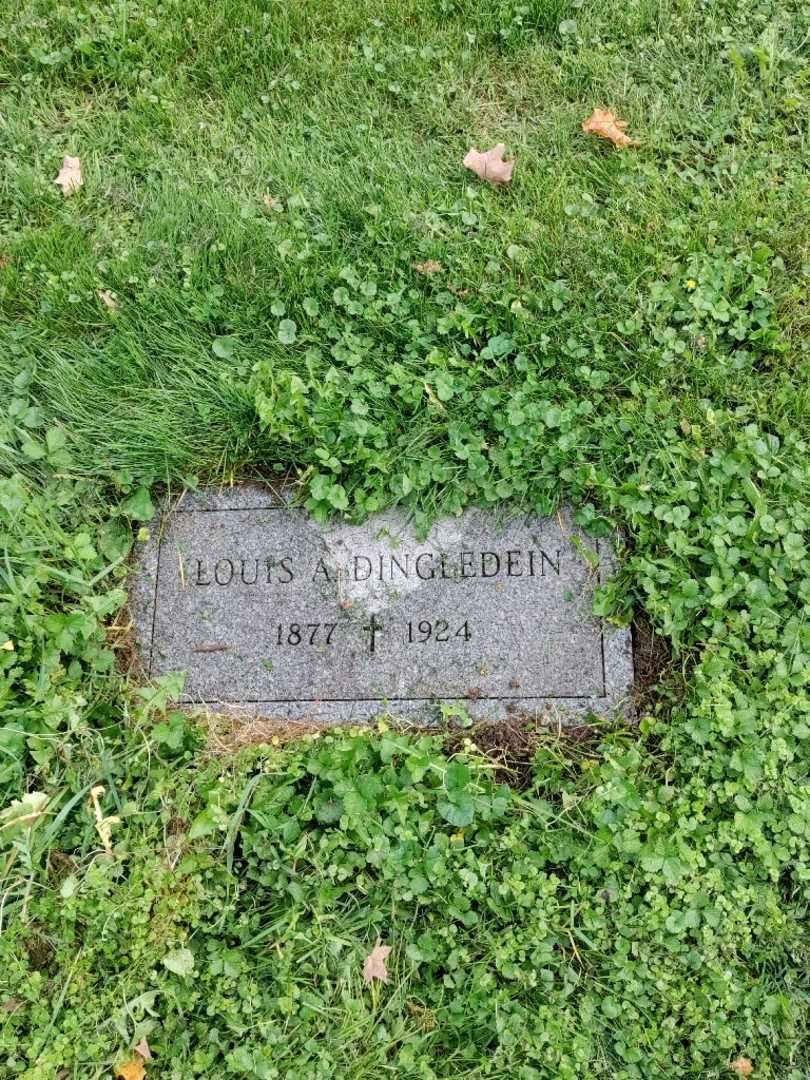 Louis A. Dingledein's grave. Photo 2