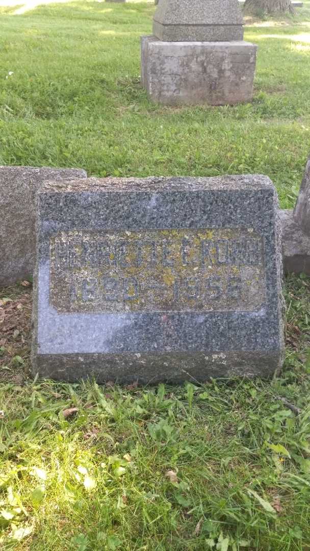 Henriette E. Korb's grave. Photo 3