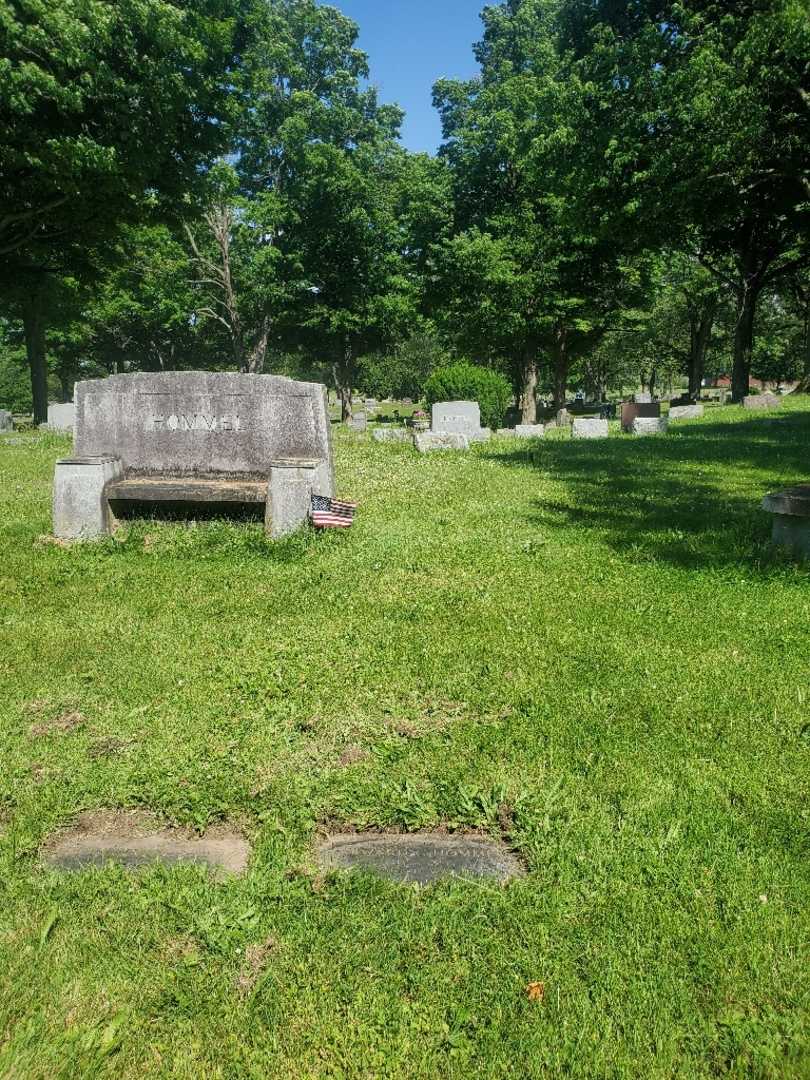 Edward C. Hommel's grave. Photo 1