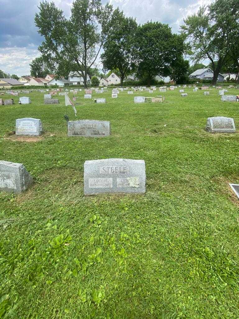 Lionel J. Steele's grave. Photo 1