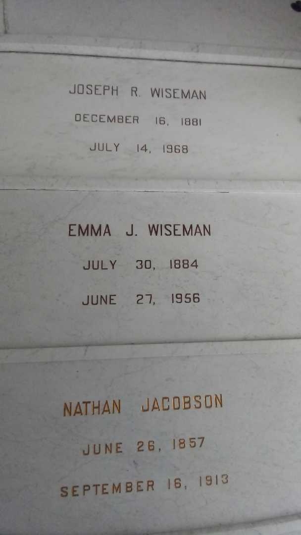 Emma J. Wiseman's grave. Photo 4
