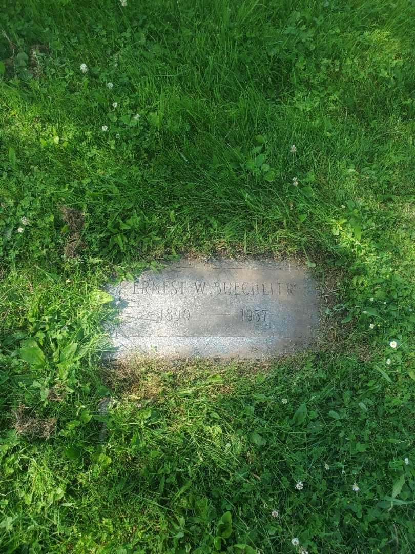 Ernest W. Buecheler's grave. Photo 3