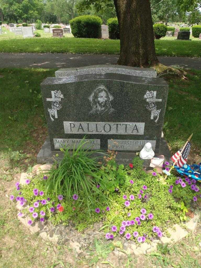 Mary Margaret Pallotta's grave. Photo 1