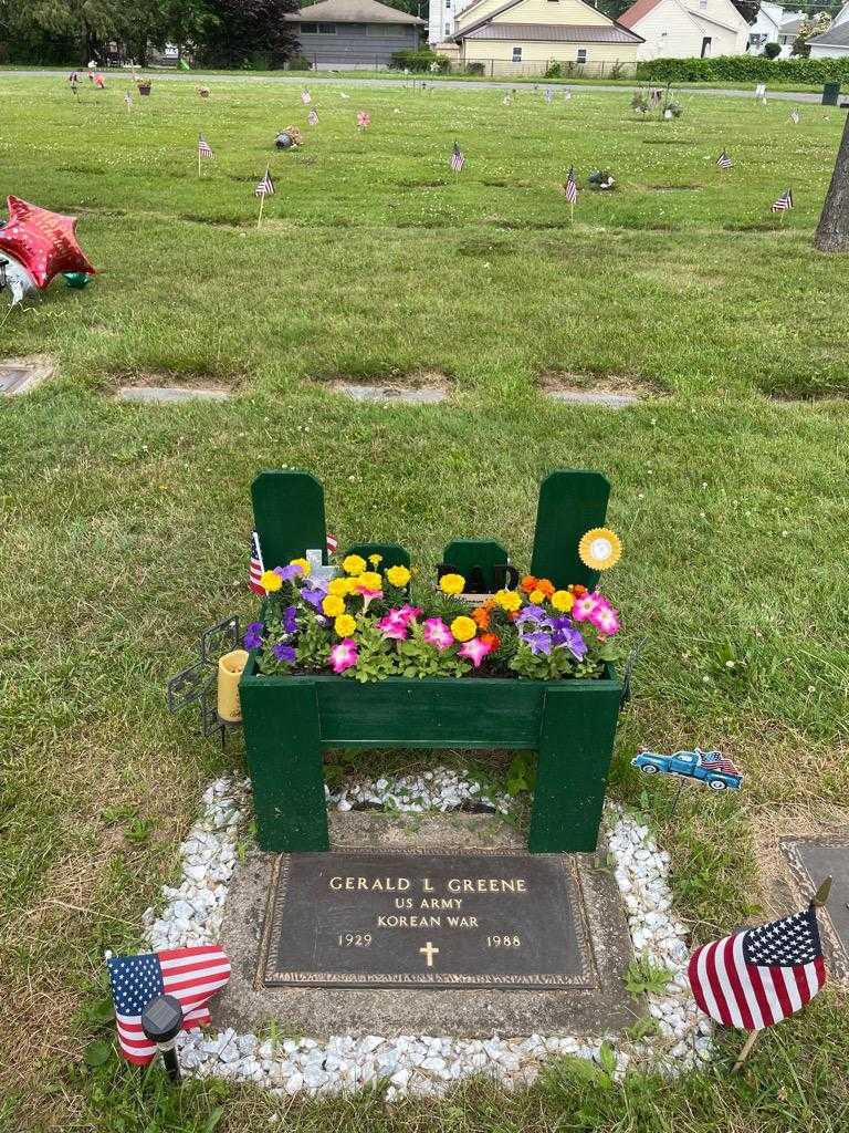 Gerald L. Greene's grave. Photo 2