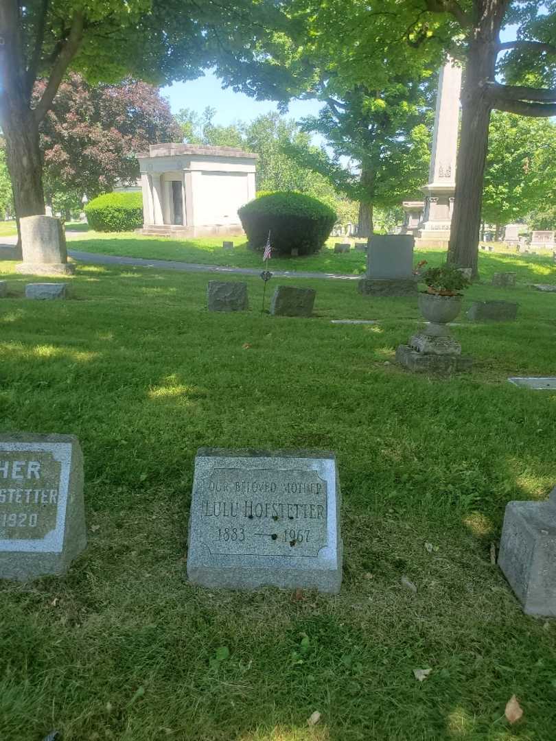 Lulu Hofstetter's grave. Photo 1