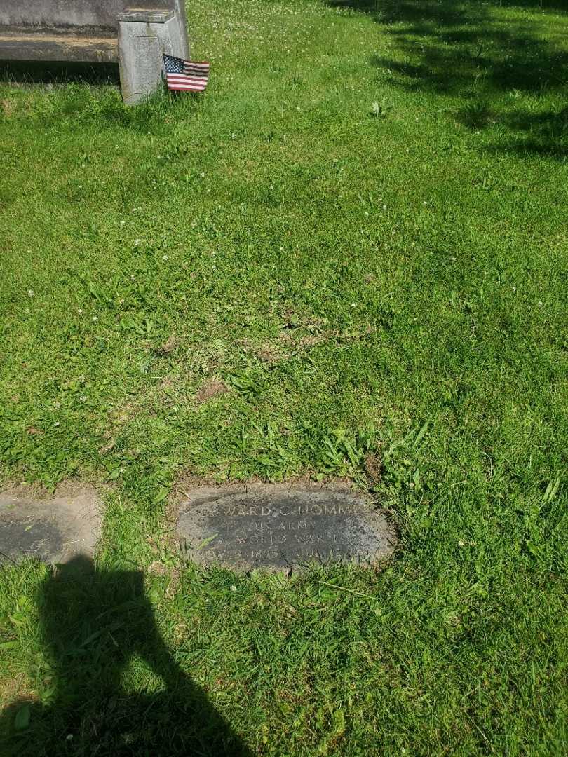 Edward C. Hommel's grave. Photo 2