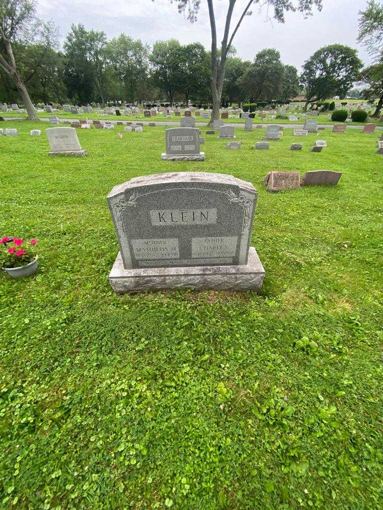 Marie Klein's grave. Photo 1