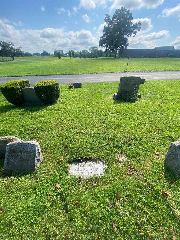 Ronald M. Klug's grave. Photo 1