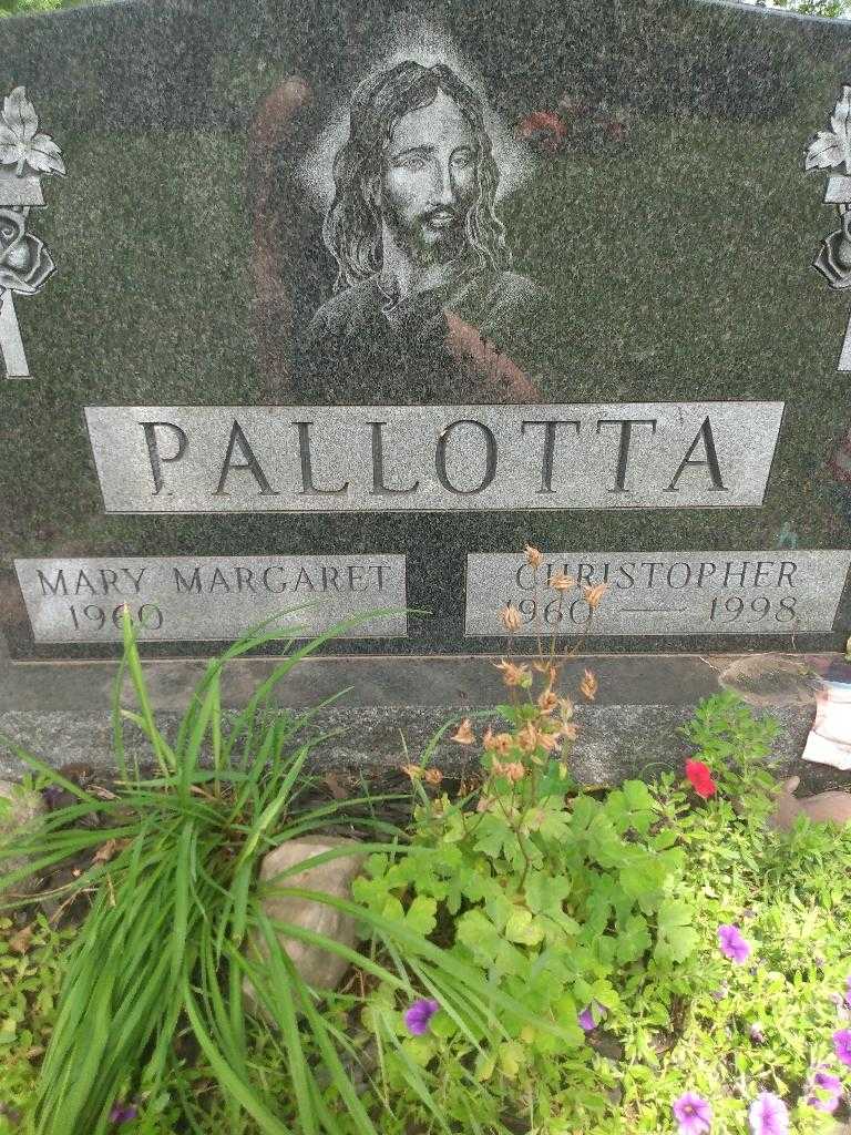 Mary Margaret Pallotta's grave. Photo 2