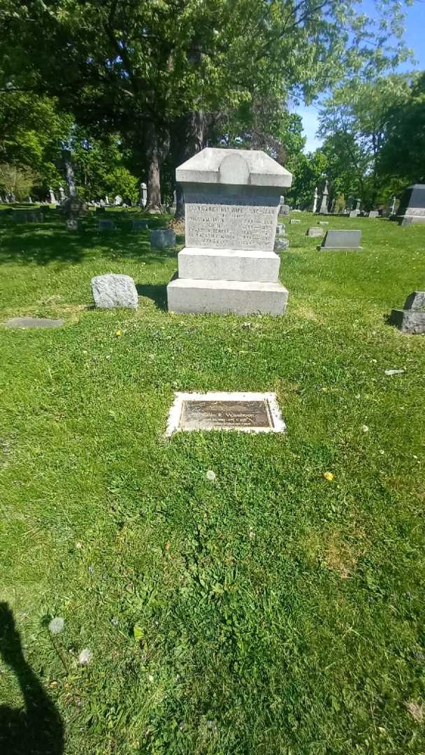 Charles F. Wisehoon Junior's grave. Photo 1