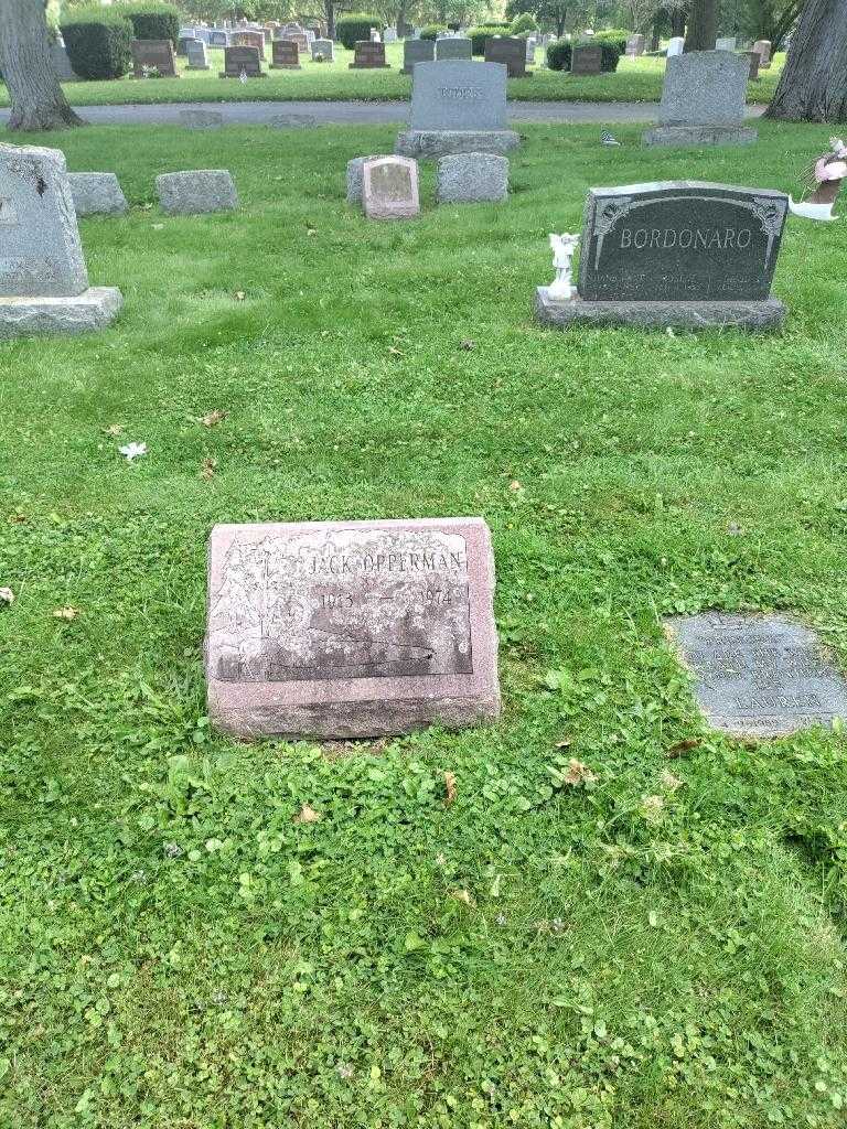 Jack Opperman's grave. Photo 1