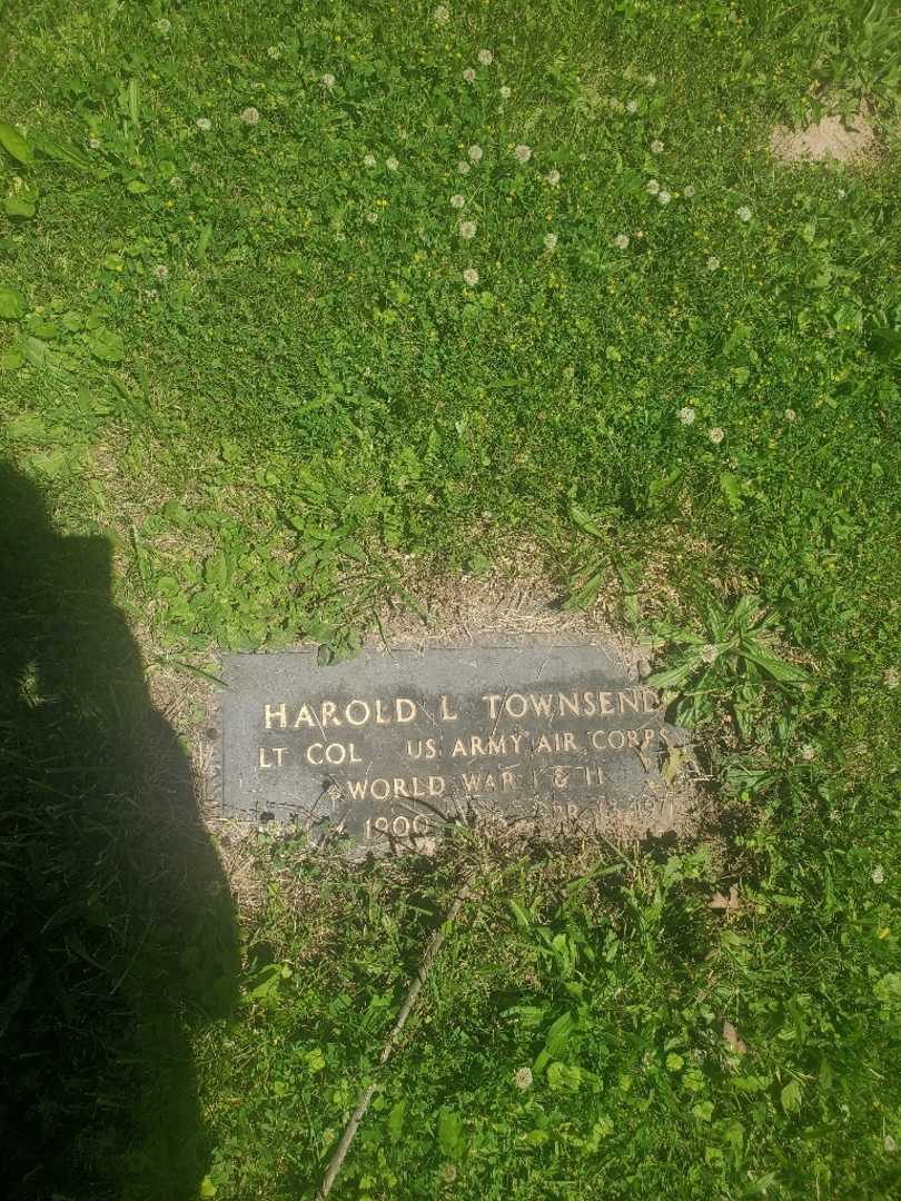 Harold L. Townsend's grave. Photo 2