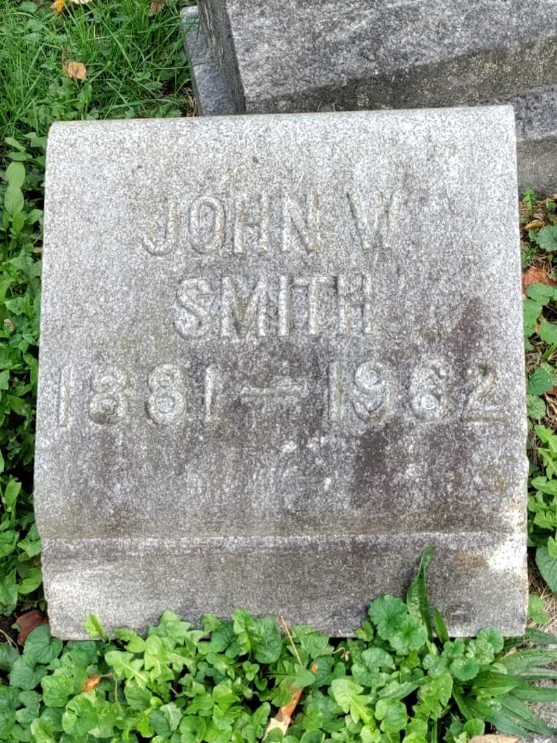 John W. Smith's grave. Photo 3