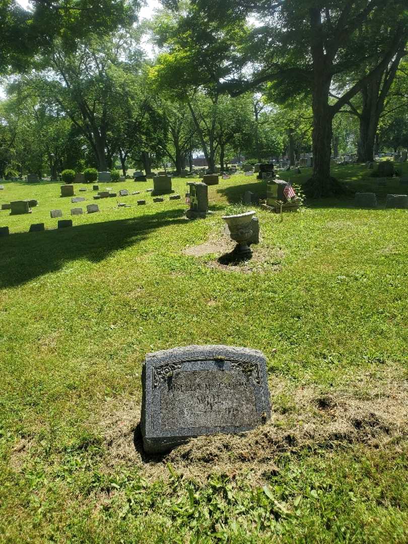 Joscelia Soule MacCallum's grave. Photo 1