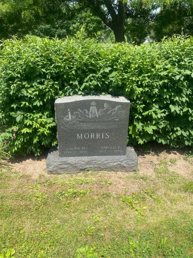 Harold E. Morris's grave. Photo 2