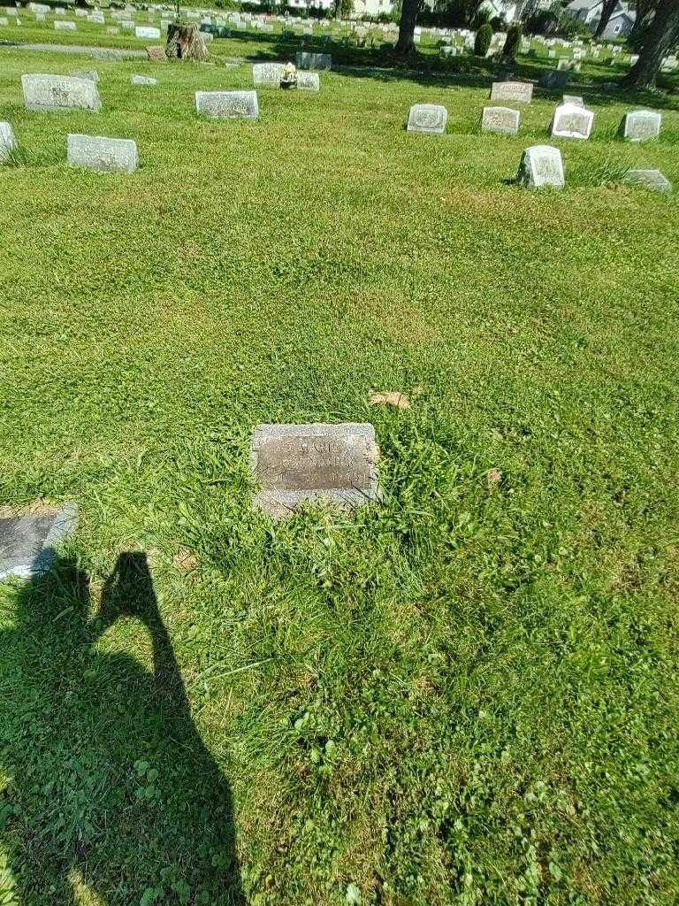 E. Marie Beyrenther Posenaur's grave. Photo 1