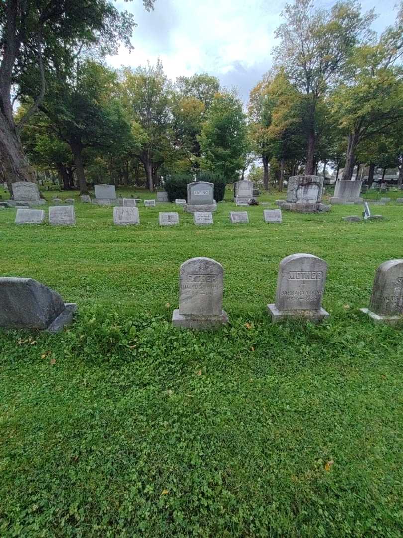 Julius Young's grave. Photo 1