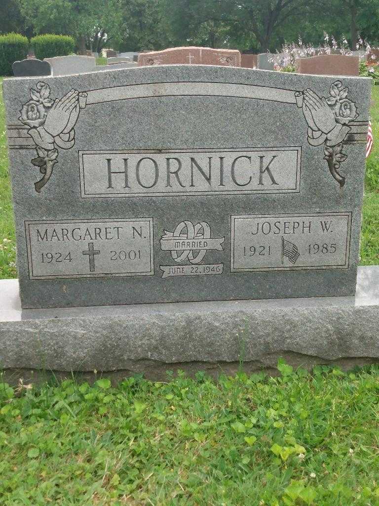 Joseph W. Hornick's grave. Photo 3