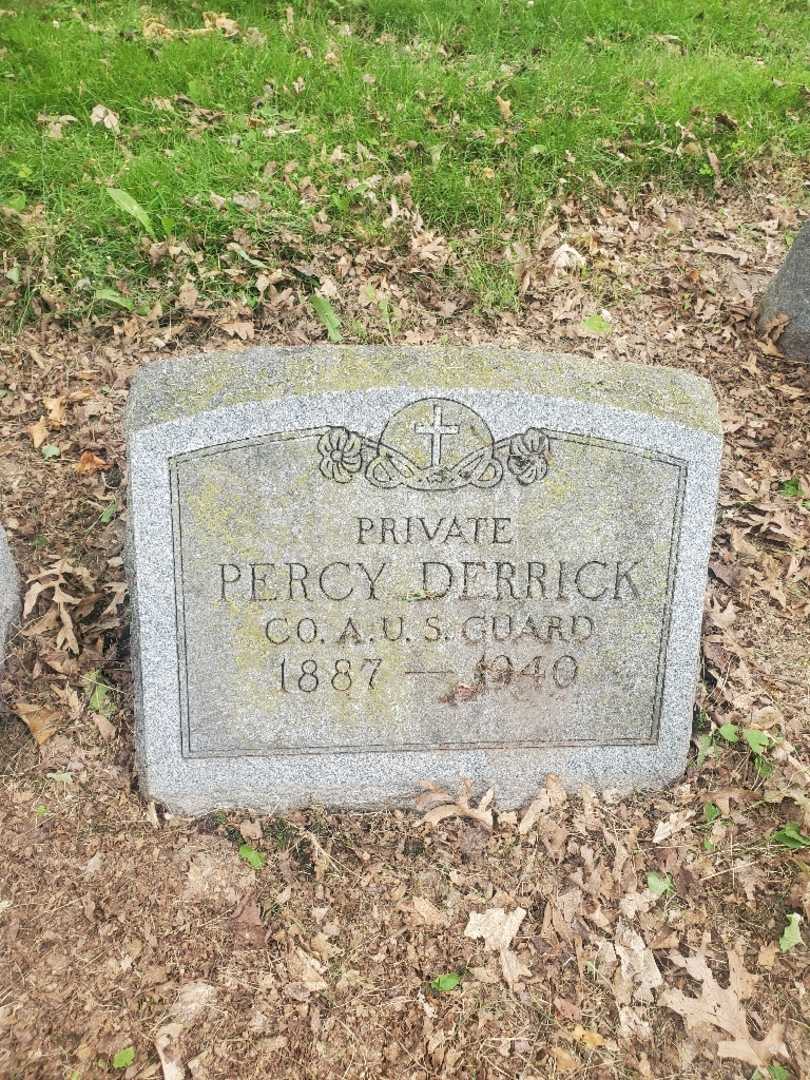 Percy Derrick's grave. Photo 3