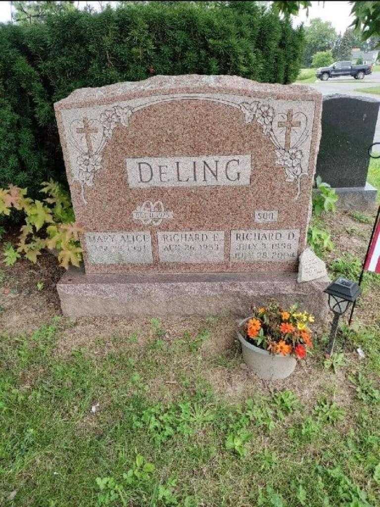 Richard Earl "Dick" DeLing's grave. Photo 3