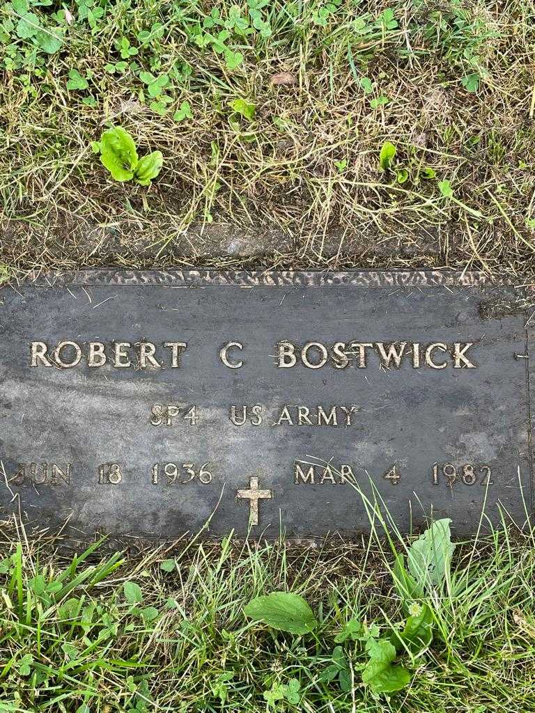 Robert C. Bostwick's grave. Photo 3