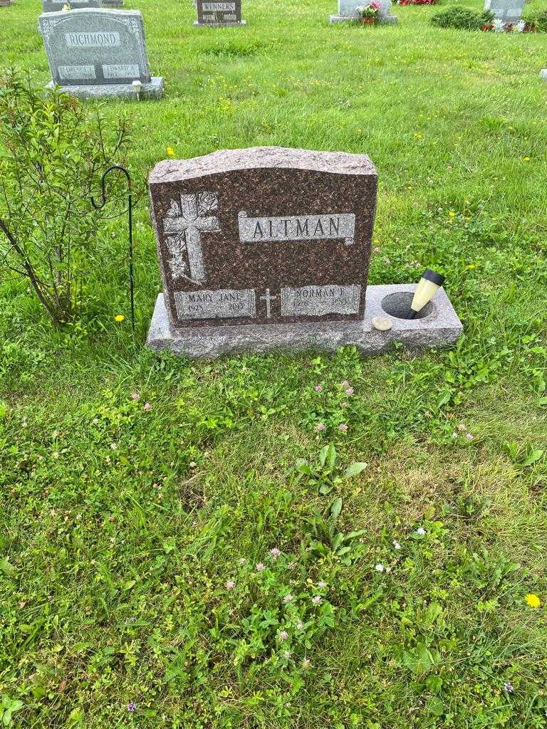 Norman E. Altman's grave. Photo 2