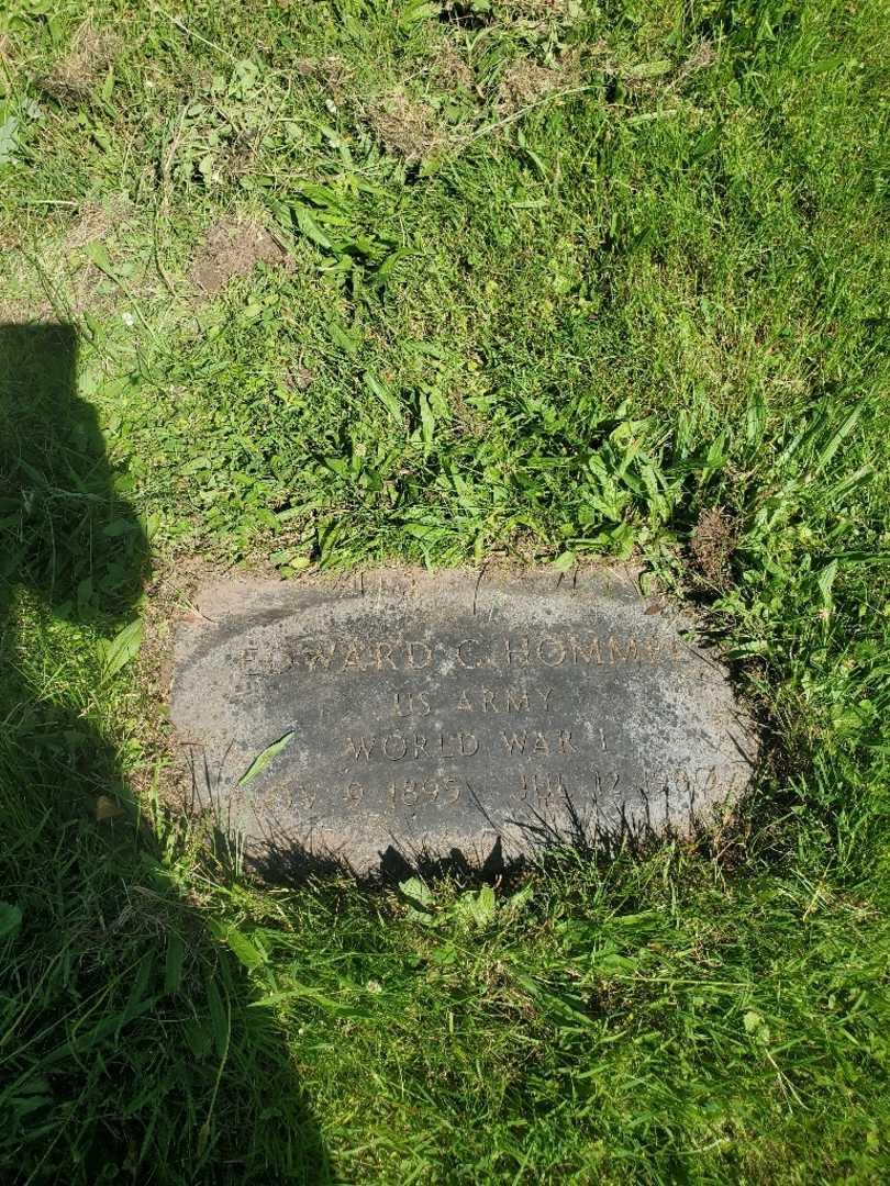 Edward C. Hommel's grave. Photo 3