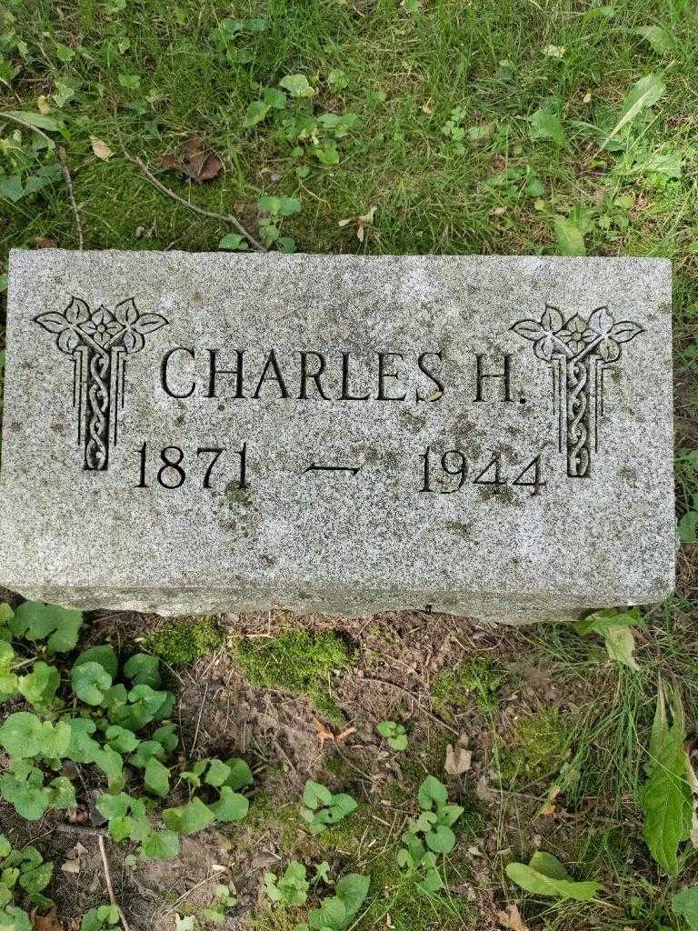 Charles H. Blint's grave. Photo 3