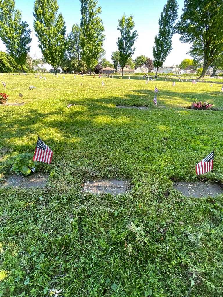 Allen E. Loucks Senior's grave. Photo 2