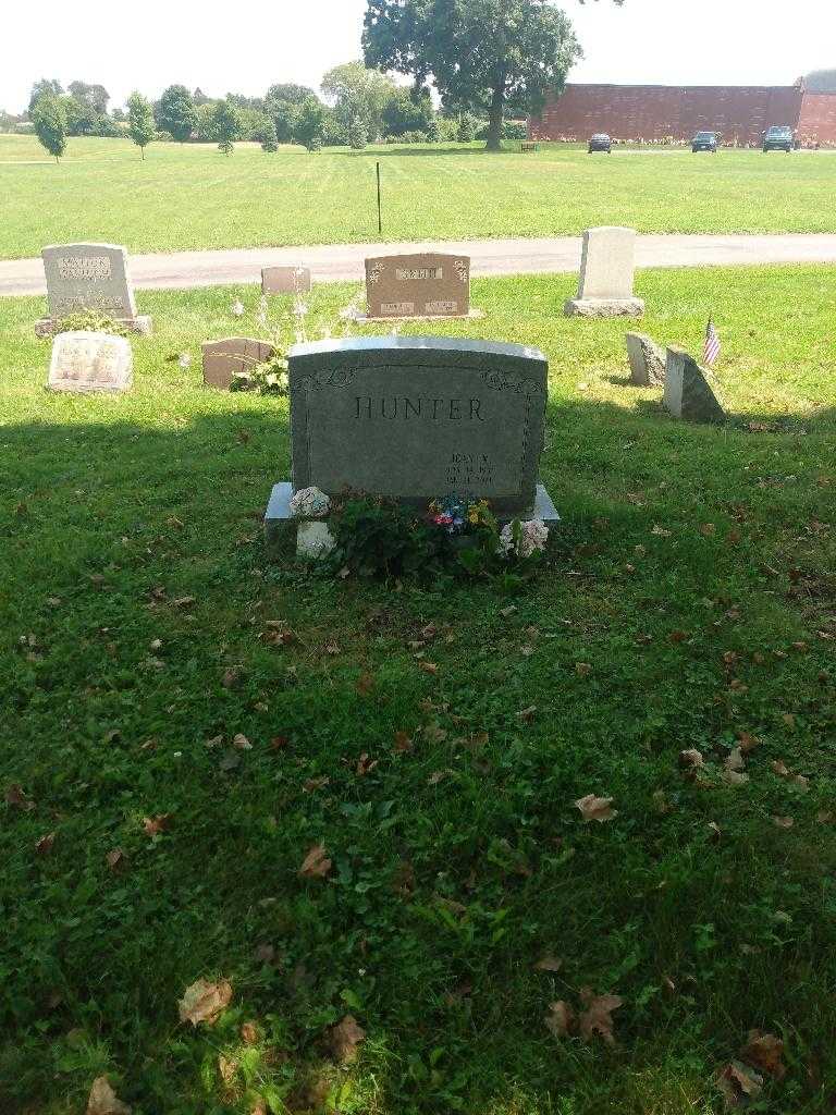 Joan M. Hunter's grave. Photo 1