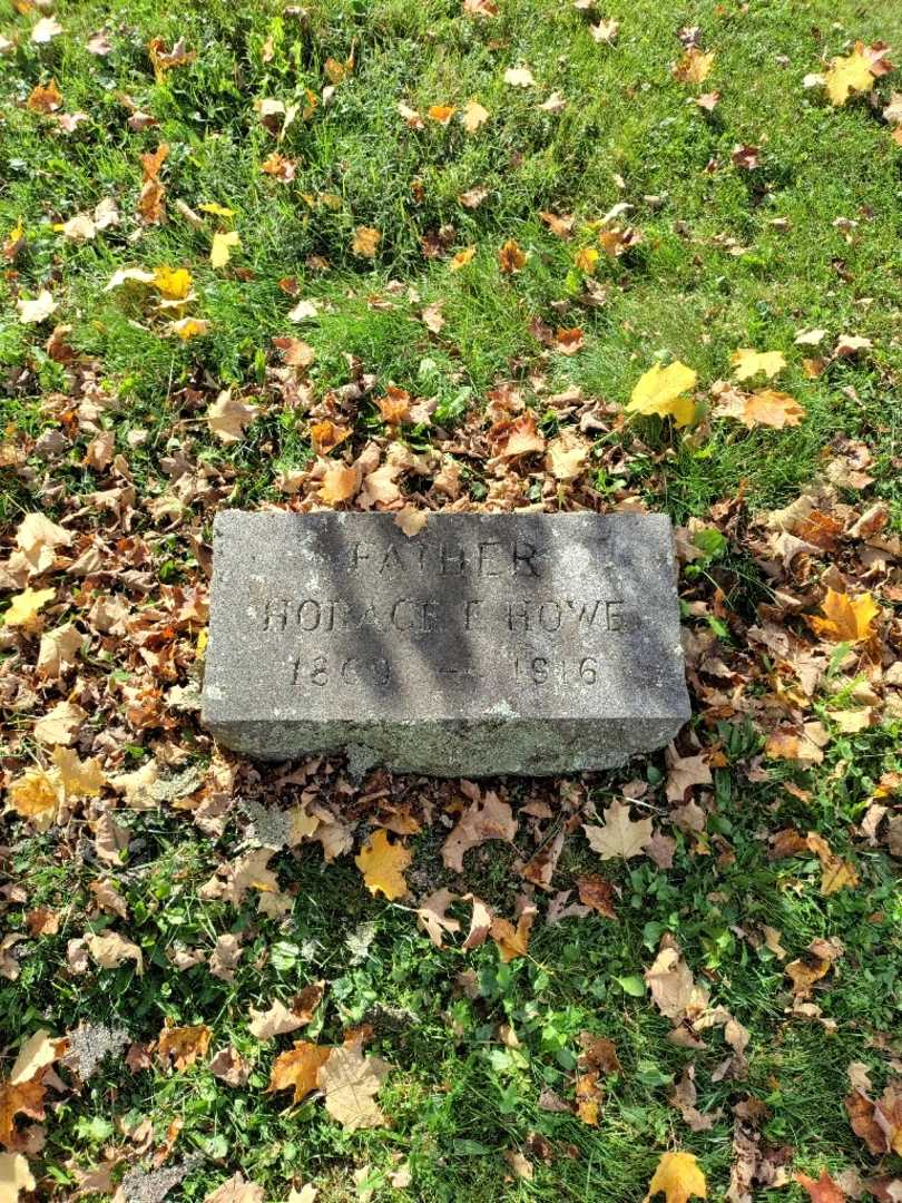 Horace E. Howe's grave. Photo 2