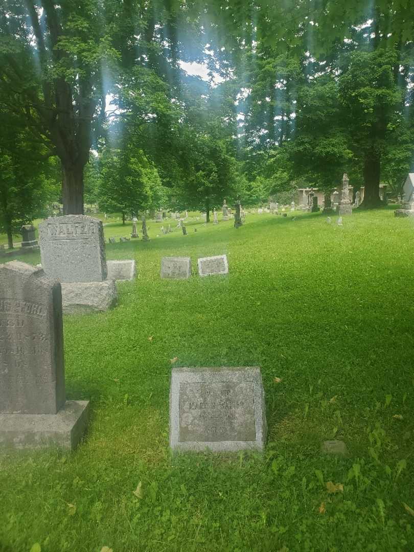 Mary M. Walter's grave. Photo 2