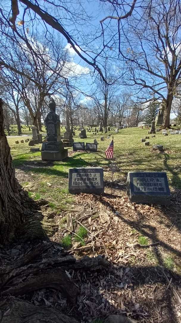 Edward J. Finkbeiner's grave. Photo 2