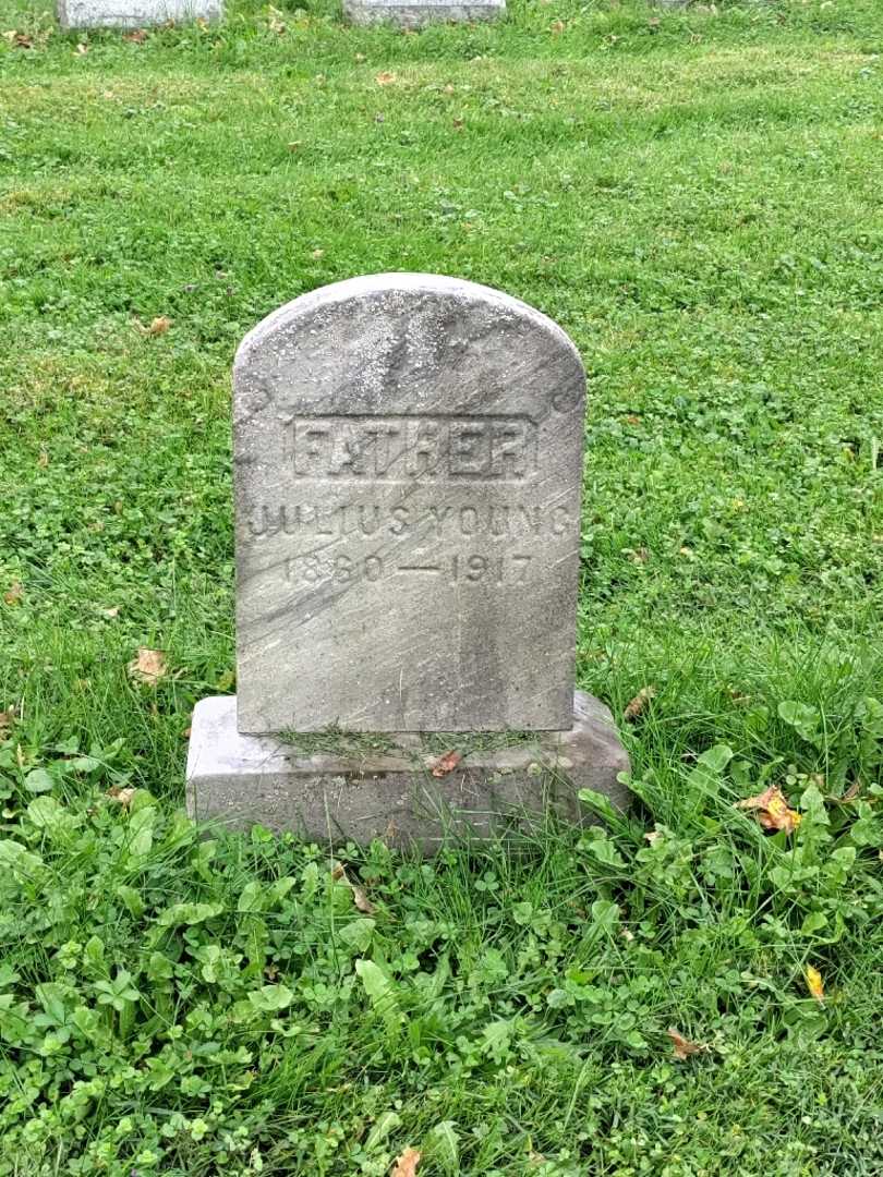 Julius Young's grave. Photo 2