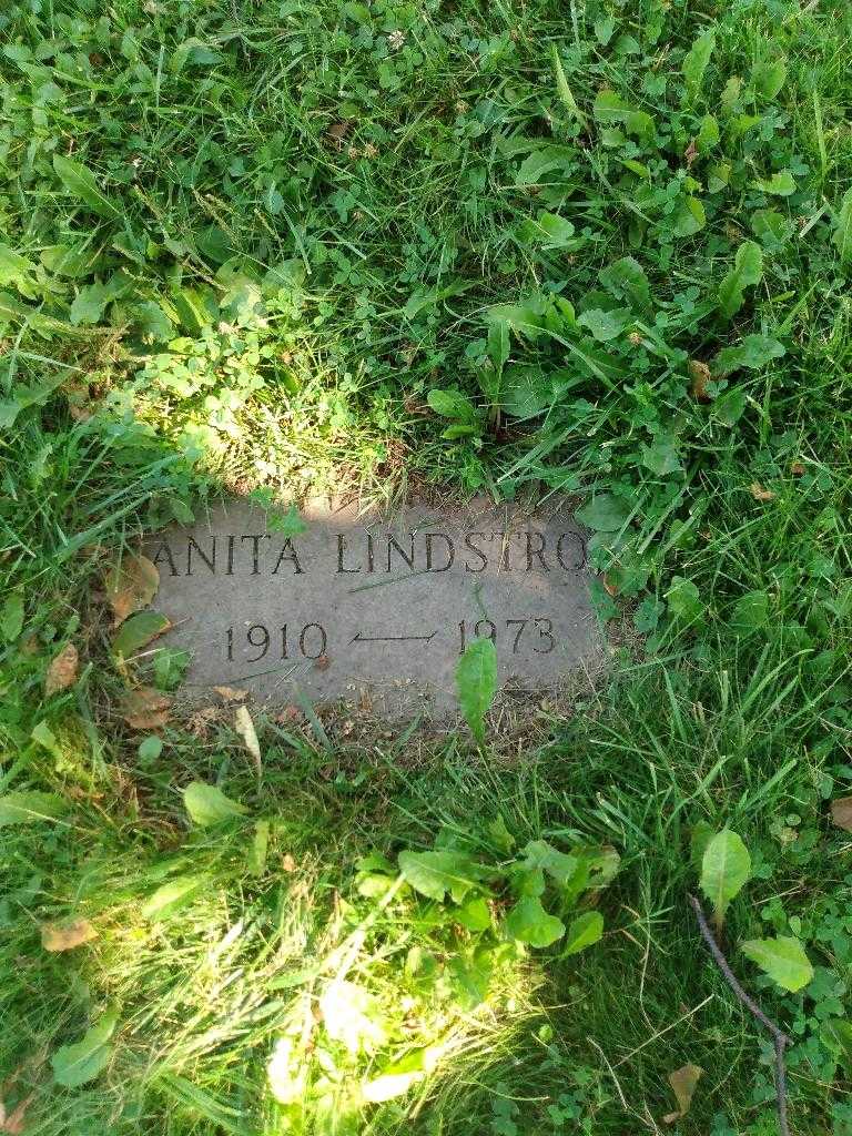 Anita Lindstrom's grave. Photo 2