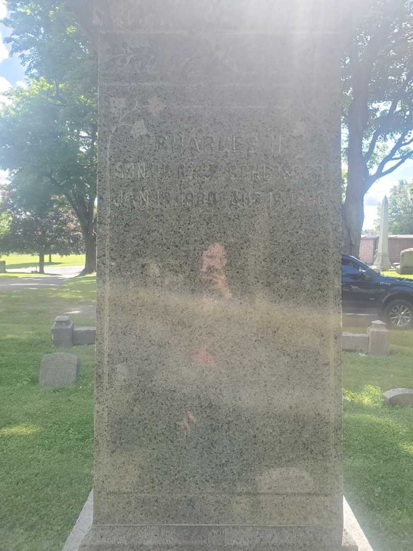 Charles Henry Schlosser's grave. Photo 4